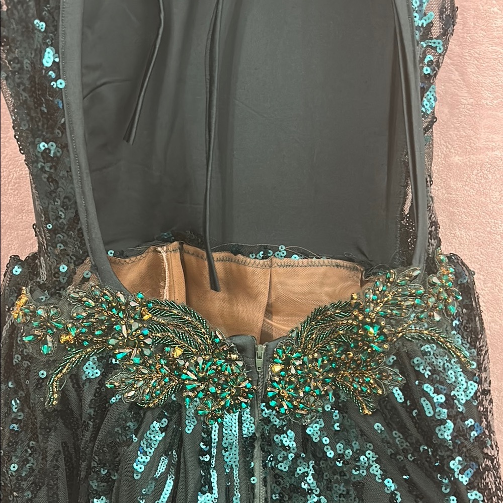 Emerald Green Sleeveless Crew Neck A-line Dress - Picture 11 of 16